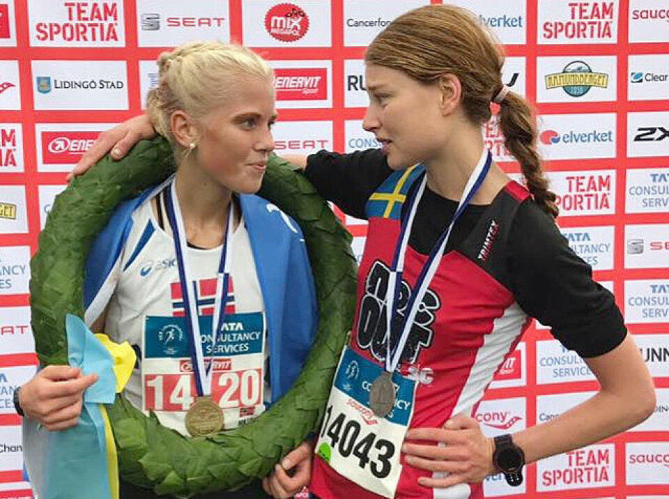 Lidingöloppet: Julie Larsen vant 15 km, Rolf Steier nr. 7 på 30 km Julie_Larsen_og_Lisa_Ring_640_.jpg