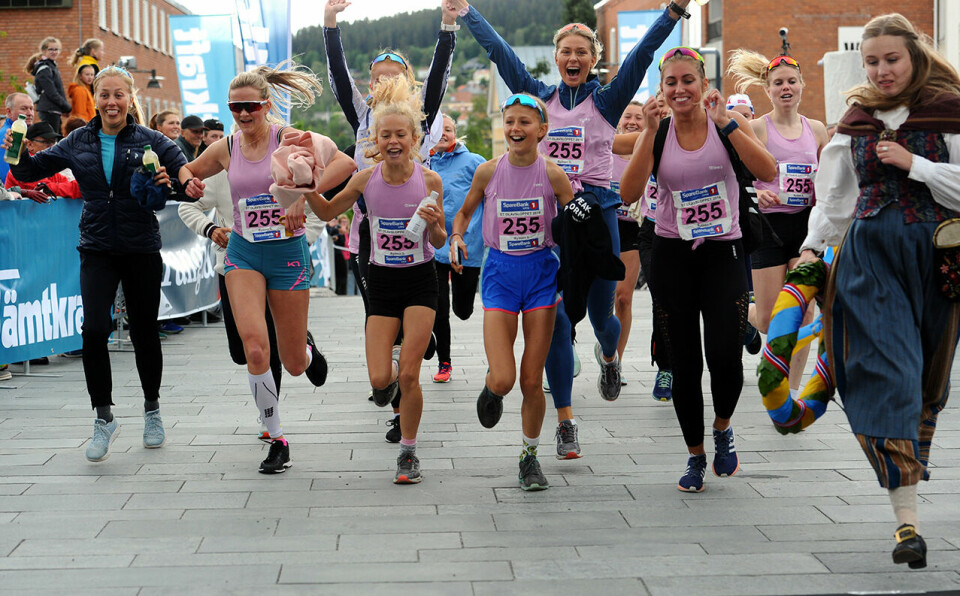 Byåsen jubler for seieren i 2019-utgaven av St Olavsloppet. (Foto: Arne Brunes) Byåsen jubler for seieren i 2019-utgaven av St Olavsloppet. (Foto: Arne Brunes)