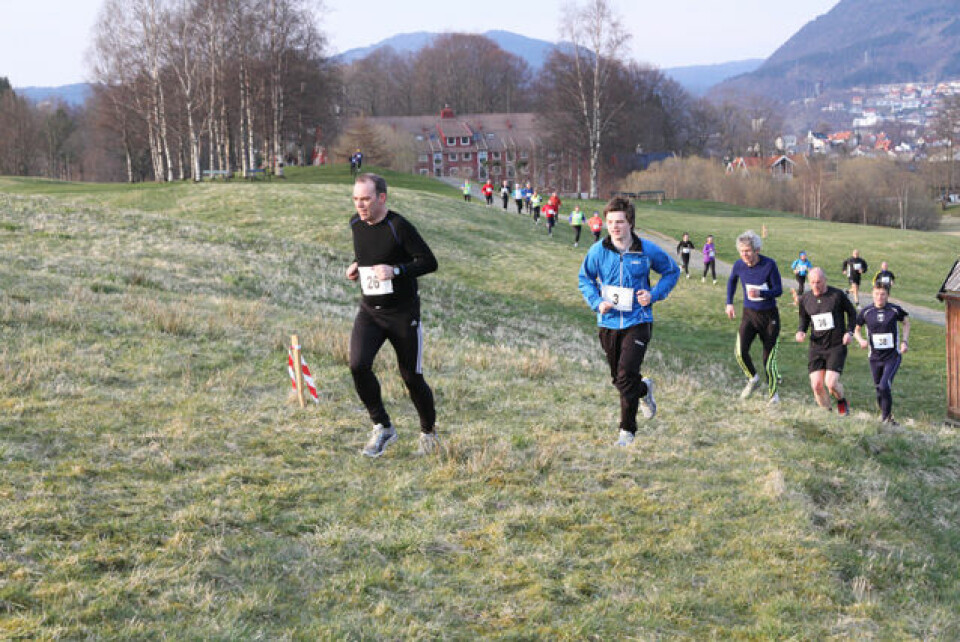 Solskinn over HBIK-Karusell åpningen