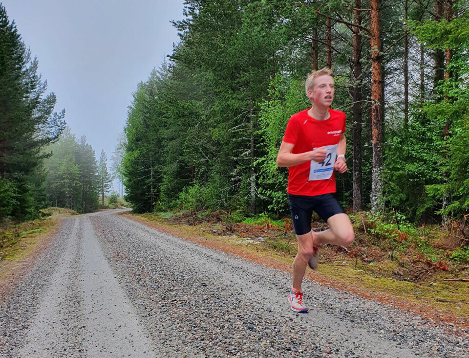 Nytt motbakkeløp i Sport1-karusellen Vinner Sondre Harstad Rinde mot maal.jpg
