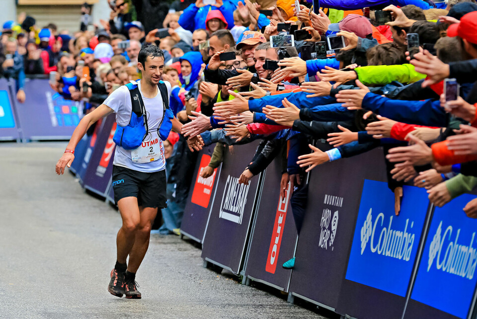 Kilian Jornet tok sin fjerde seier i UTMB og ble første løper under den magiske 20-timersgrensa! (Foto: © UTMB®) Kilian Jornet tok sin fjerde seier i UTMB og ble første løper under den magiske 20-timersgrensa! (Foto: © UTMB®)
