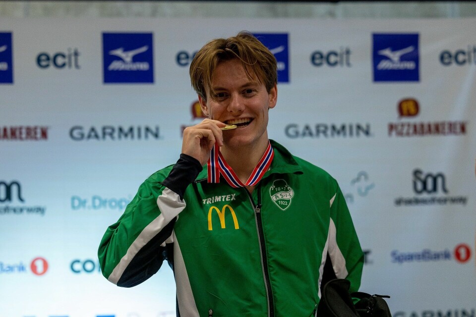 Ole Jakob Solbu tok sitt første NM-gull på 800 m Smakte med gull.jpg