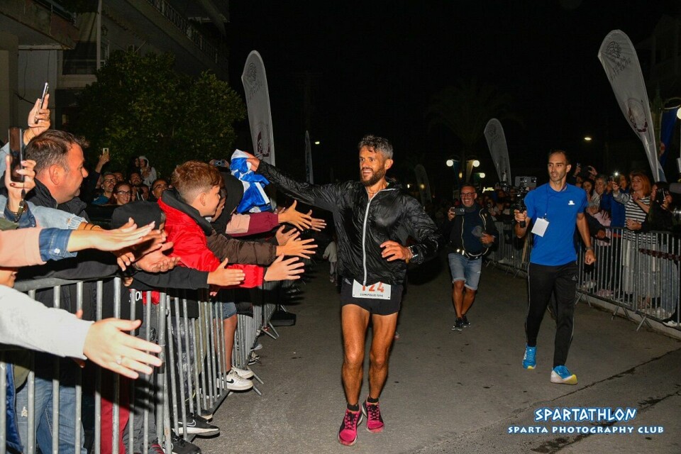 Simen Holvik med historisk 2. plass i Spartathlon Vinner Fotis Zisimopoulos.jpg
