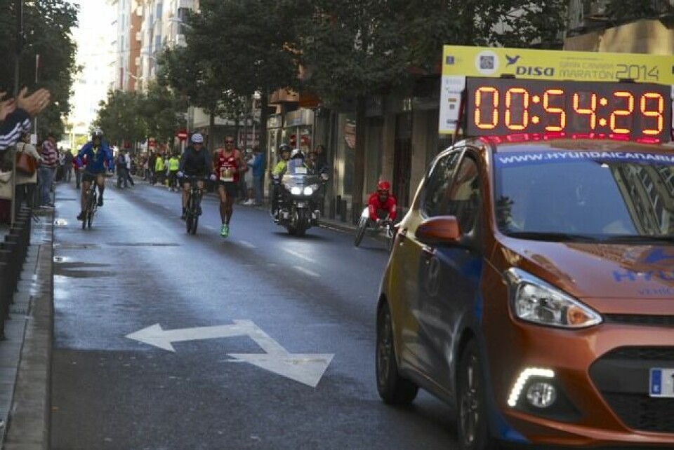 Dybdahl vant 10 km på Gran Canaria Vinner_halvmaraton_bil