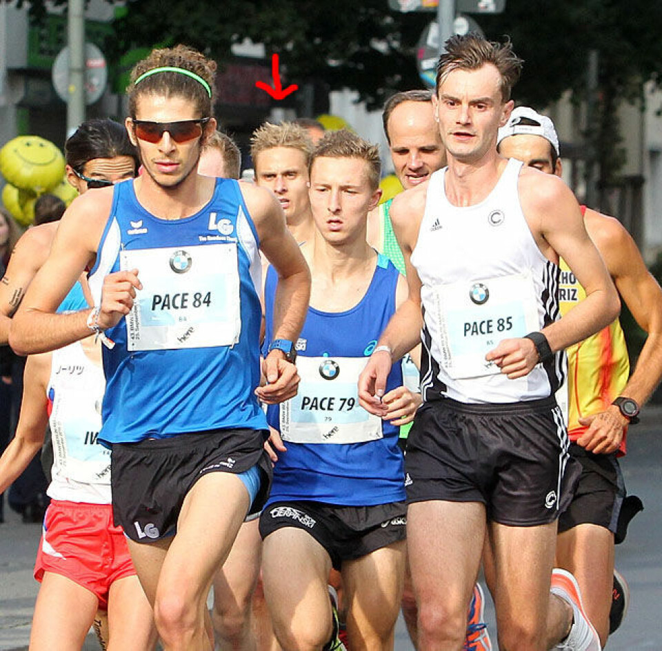 Nesten verdensrekord og mye god norsk løping i Berlin Marathon Ola_Sakshaug_i_felt_med_pil_A20G8005.jpg
