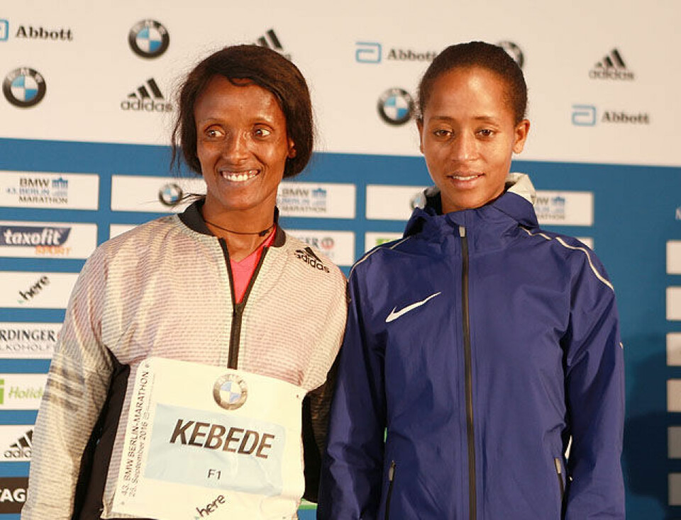 Nesten verdensrekord og mye god norsk løping i Berlin Marathon Aberu_Kebede_og_Birhane_Dibaba_pressekonf_AZ3T3668.jpg