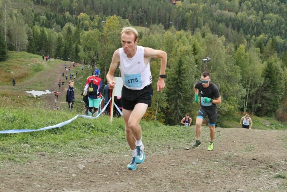 Oslos bratteste folkefest med 3355 fullførende IMG_3317_Håkon_Skarholt_leder_700_to_i_mål (1024x683).jpg