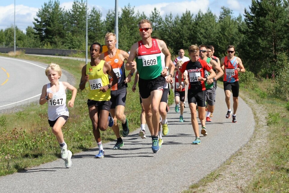 Sondre Nordstad Moen løp 10 km i Perseløpet på 28:13 IMG_8117_De_er_ikke_Størrelsen... Per_August_Halle_Haugen (1280x854).jpg