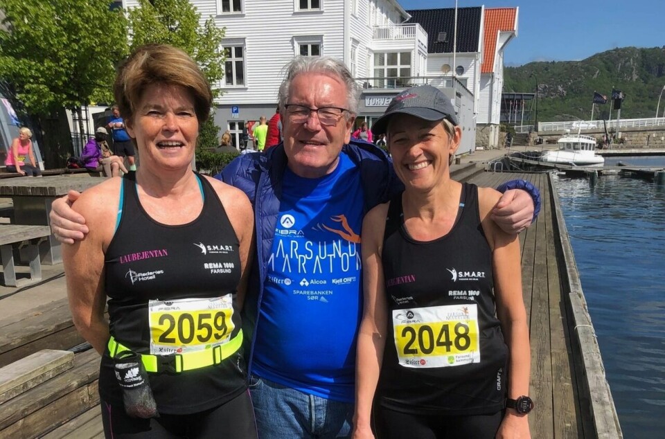 452 løp Farsund Maraton: Tjørnhom løp halvmaraton på 1:09:39 Davy_Watne_og_deltagere (1280x844).jpg