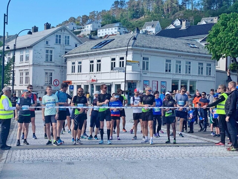 452 løp Farsund Maraton: Tjørnhom løp halvmaraton på 1:09:39 Maratonstart (1280x960).jpg