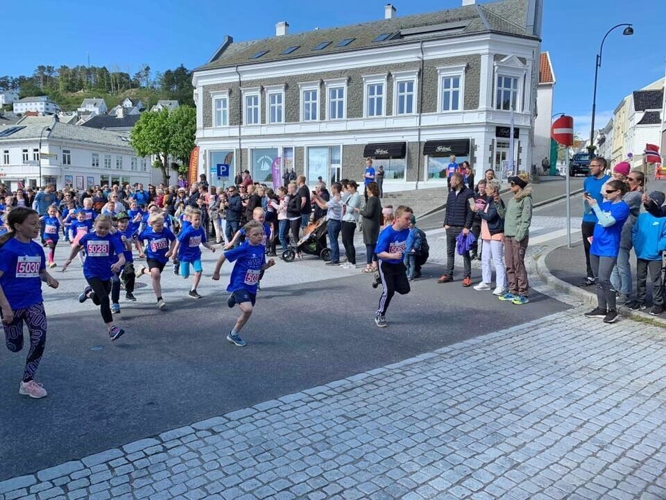 452 løp Farsund Maraton: Tjørnhom løp halvmaraton på 1:09:39 Barnemaraton_start (960x720).jpg