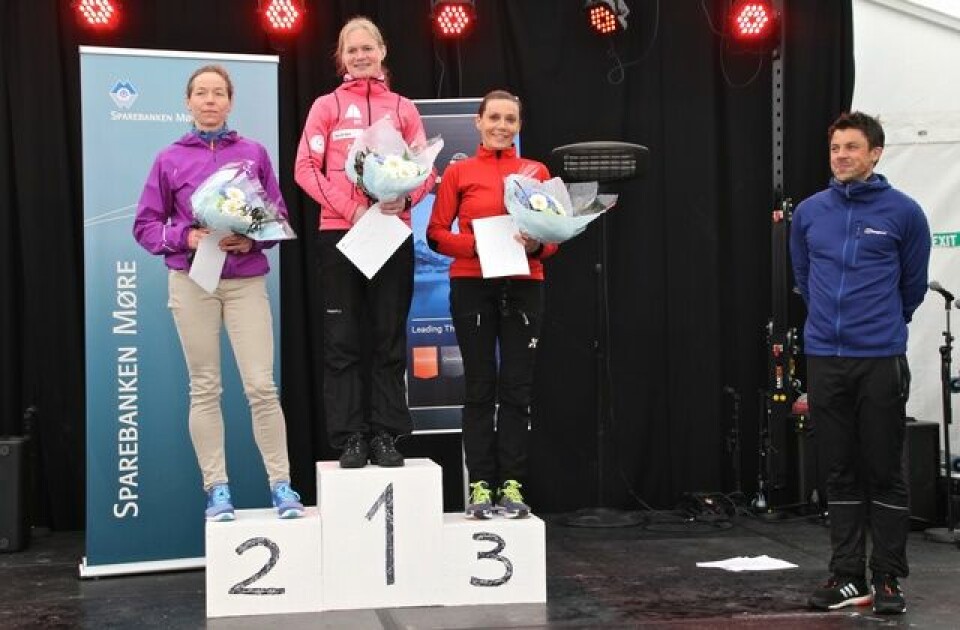 Skjeldal og Helgheim vant vinterlig Blåfelden rett opp 13_Premieutdeling_damepall.jpg