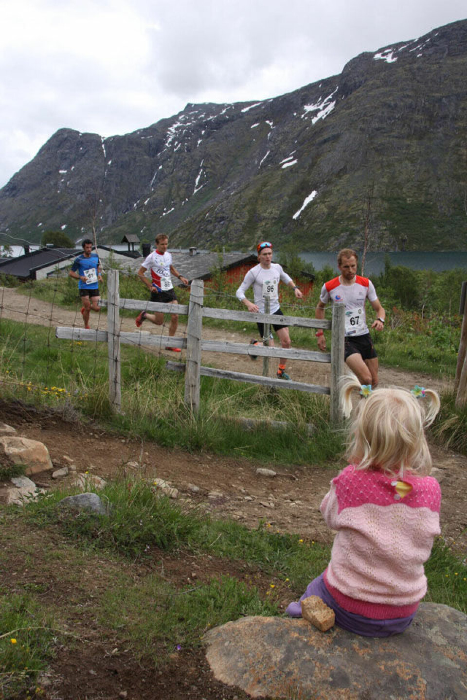 Jornet og Staver med nesten-løyperekorder i solfylt Besseggløp Ludvigsen_Riksaasen_640.jpg