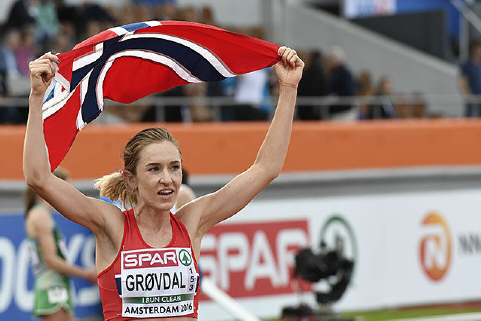 Nordstad Moen og Bjerkeli Grøvdal årets langdistanseløpere 10000-grovdal-flagg_50D9315.jpg