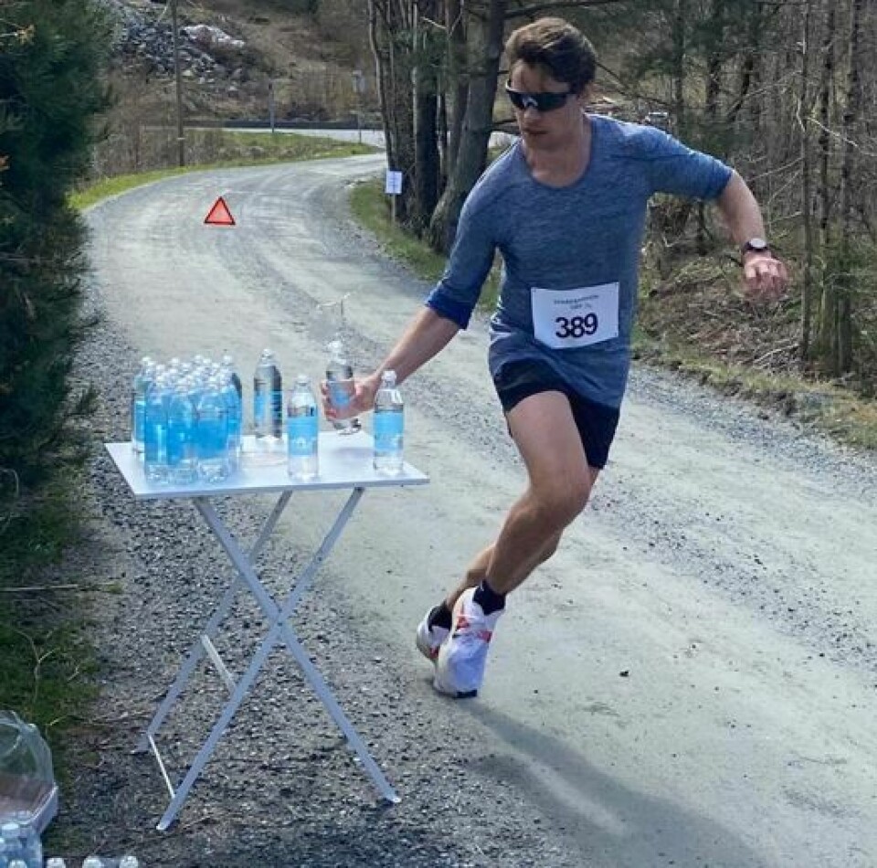 Bilder fra Fevik halvmaraton DrikkeSigrudSortland.jpg
