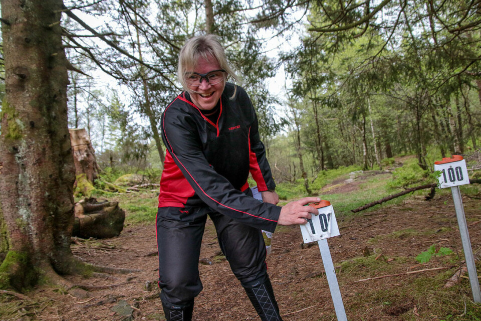 Yngvil E. Dahl, Ceragon BIL, kan stemple inn på den siste posten i løypen. (Alle foto: Arne Dag Myking) Yngvil E. Dahl, Ceragon BIL, kan stemple inn på den siste posten i løypen. (Alle foto: Arne Dag Myking)