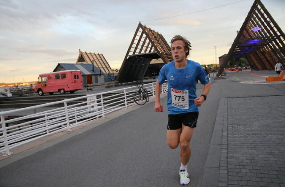 Sommernattsløpet i nydelig solnedgang Kondis/Heming Leira