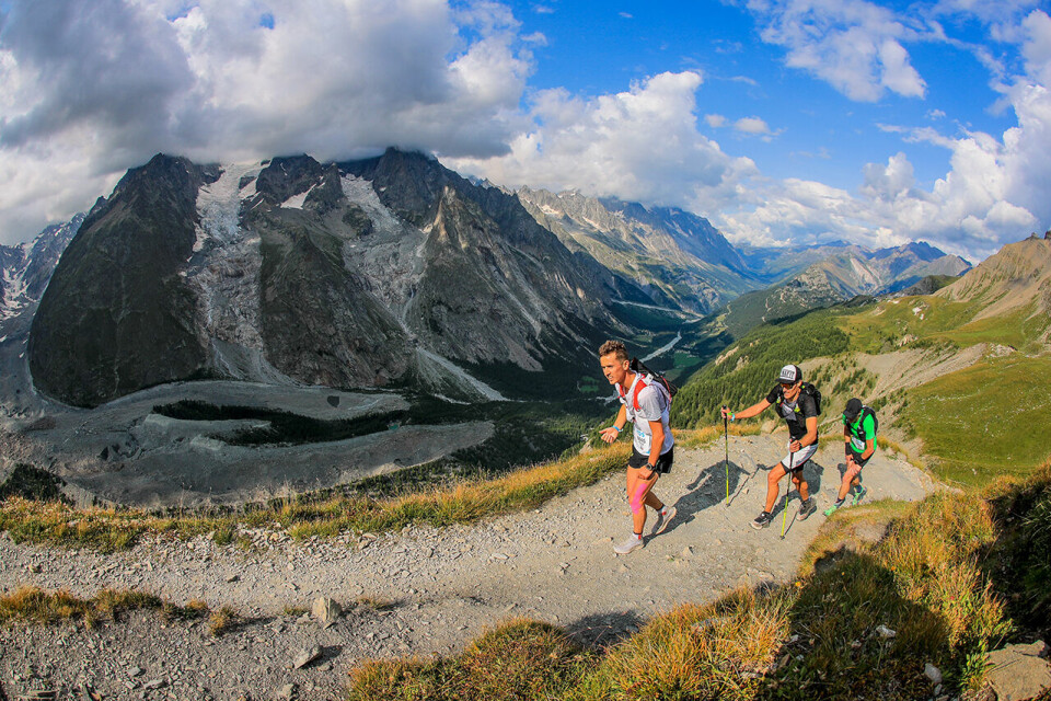 UTMB Mont Blanc byr på 7 ulike løp med varierende vanskelighetsgrad. Her ser vi den norske vinneren av TDS, Erik Sebastian Krogvig, i midten. (Foto: UTMB / Franck Oddoux) UTMB Mont Blanc byr på 7 ulike løp med varierende vanskelighetsgrad. Her ser vi den norske vinneren av TDS, Erik Sebastian Krogvig, i midten. (Foto: UTMB / Franck Oddoux)