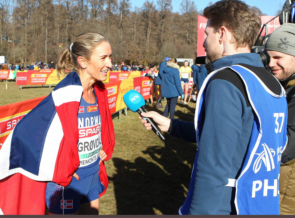 Karoline Bjerkeli Grøvdal forsvarte gullet i terreng-EM Karoline_Groevdal_intervjues_av_NRKA20G3083.jpg