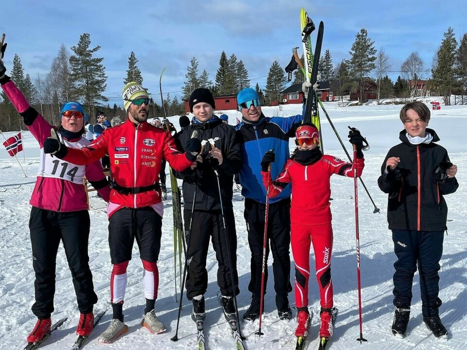 Denne gjengen fullførte Munksjørennet med stil og humør palmesøndag: (fra venstre): Mona Dahle, Simen Sanderlien, Mats Dahle, Morten Bakken, Sara Sanderlien og Sondre Mørch Bakken. (Foto: Tone Sanderlien) Denne gjengen fullførte Munksjørennet med stil og humør palmesøndag: (fra venstre): Mona Dahle, Simen Sanderlien, Mats Dahle, Morten Bakken, Sara Sanderlien og Sondre Mørch Bakken. (Foto: Tone Sanderlien)