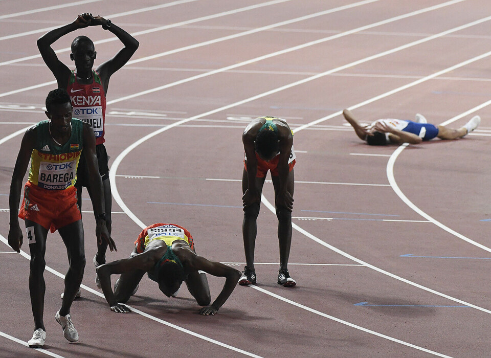 Jakob gikk for gull - stolt over femteplass i 5000 m-finalen 5000-afrikanerne-feirer_50D1394.jpg