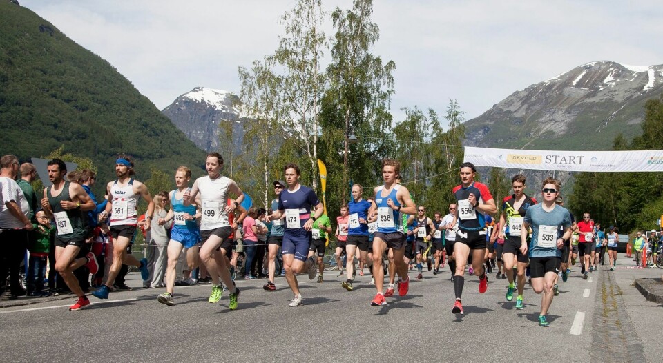 Kilian Jornet satte løyperekord i Nibbeløpet Start_nibbeløpet.jpg