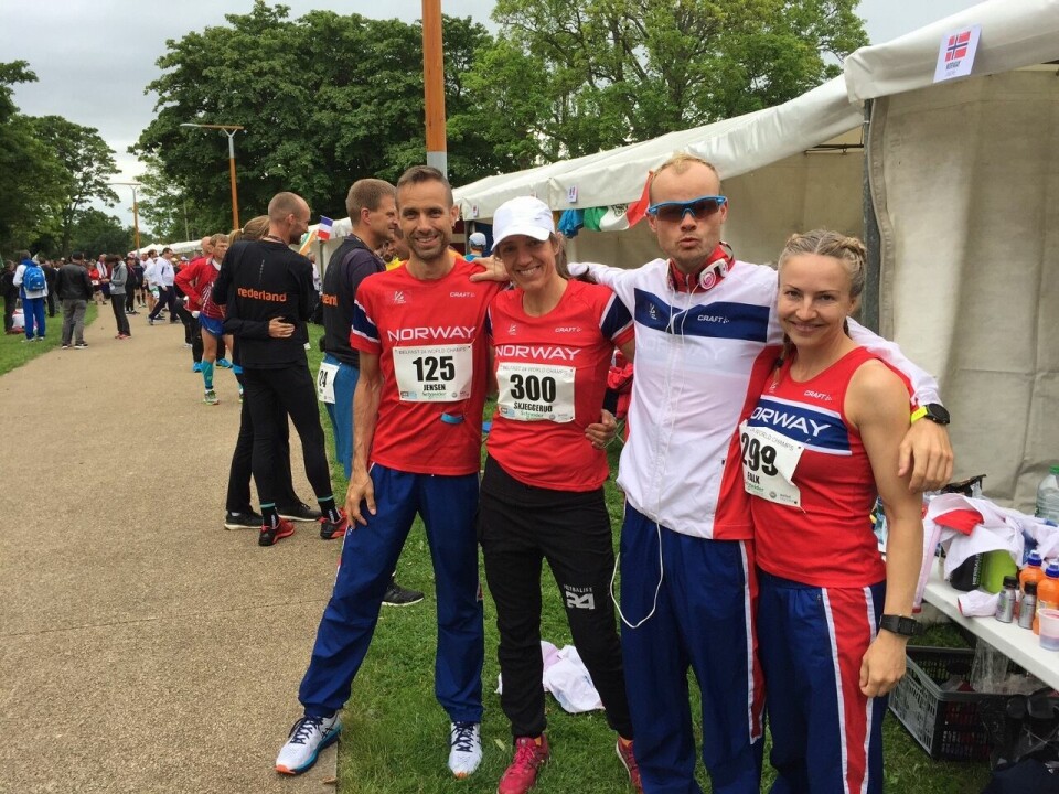 Imponerende 10. pl. til Taranger i VM 24-timers, Skjeggerud nr. 21 Supporteltet_løpere_før_start (1280x960).jpg
