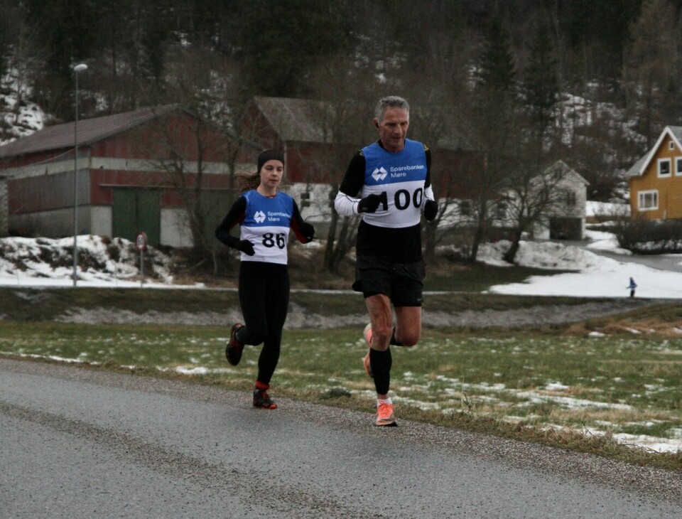 Utfordrende forhold under Grimstadvatnet Rundt Beste_jente