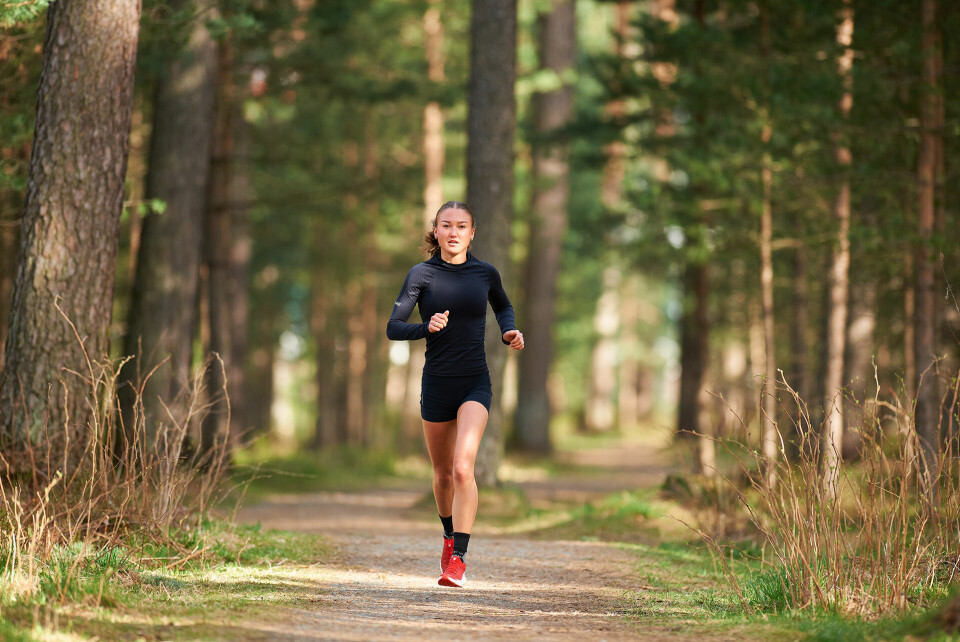 Løpsglede i naturen: Ida Waldal i kjent stil – eksplosiv og fokusert – i teknisk krevende terreng. År med elghufs, skileik og fjellturer har gitt henne grunn- laget for sine sterke prestasjoner i både randonee og fjelløp. (Foto: Helge Langen) Løpsglede i naturen: Ida Waldal i kjent stil – eksplosiv og fokusert – i teknisk krevende terreng. År med elghufs, skileik og fjellturer har gitt henne grunn- laget for sine sterke prestasjoner i både randonee og fjelløp. (Foto: Helge Langen)