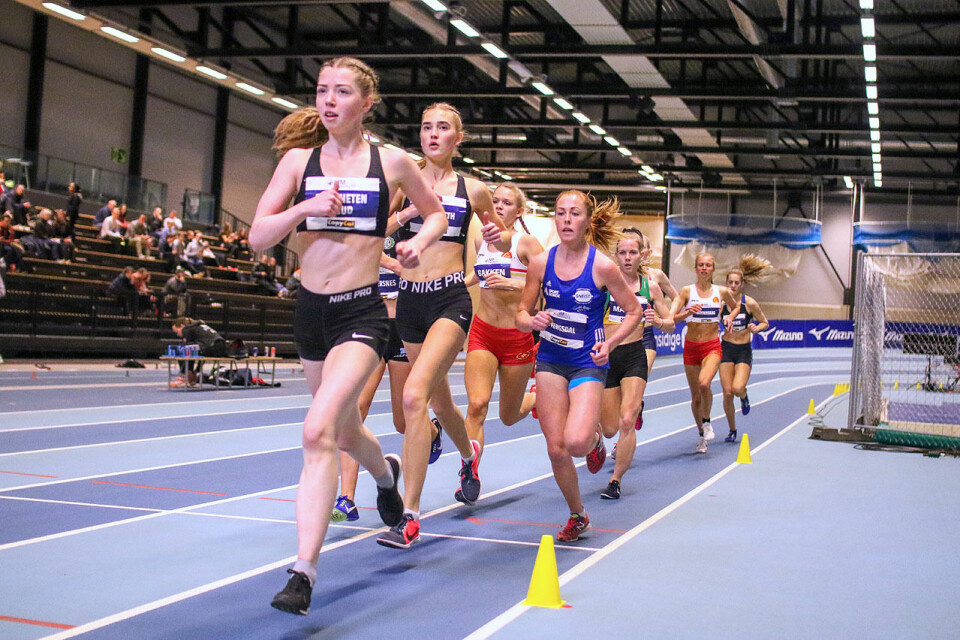Kristine Lande Dommersnes med NM-tittel på 3000 meter, sølv til Andrea Modin Engesæth 3J6A5295.jpg