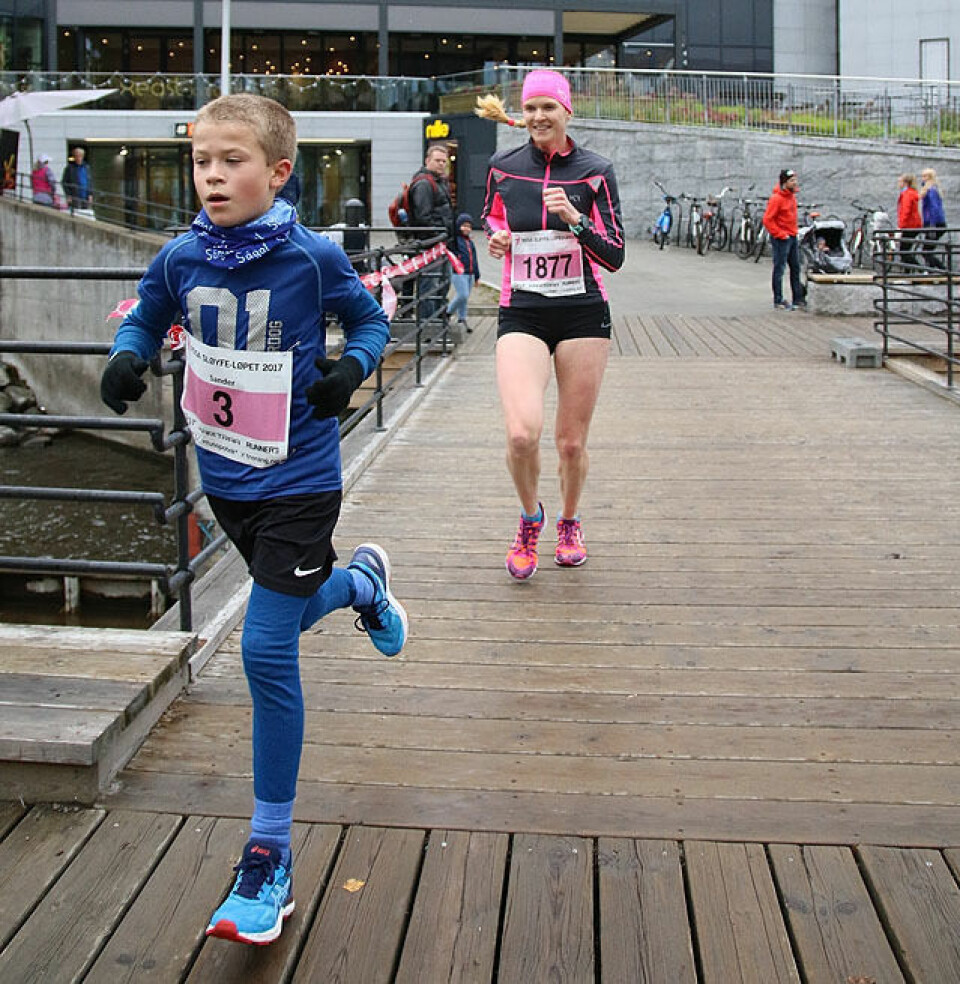 1741 støttet brystkreftsaken i Rosa sløyfe-løpet i Oslo Sander_Sandtroen_Abelone_Lyng_1877IMG_1329.jpg