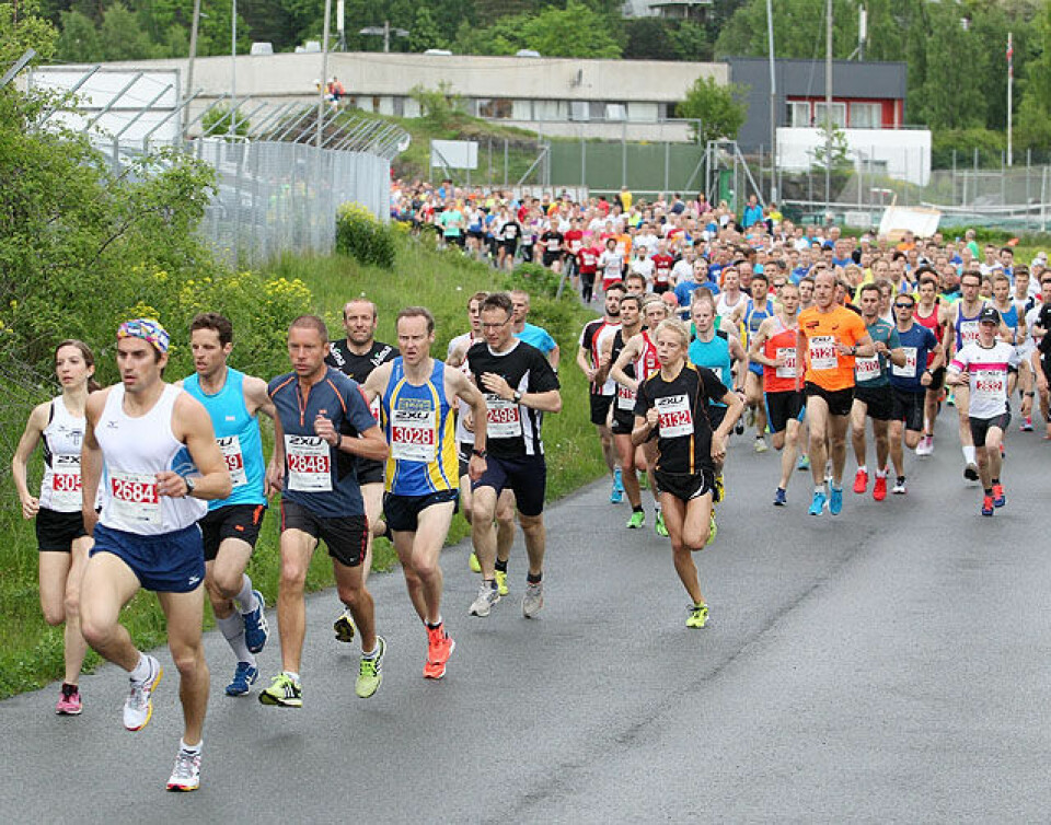 Annie Bersagel slo nesten alle gutta i Fornebuløpet 10km_start_A20G1530.jpg