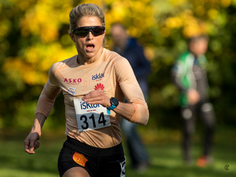 Therese Johaug har ristet av seg konkurrentene og vant NM terreng i Frognerparken med god margin. (Foto: Sylvain Cavatz) Therese Johaug har ristet av seg konkurrentene og vant NM terreng i Frognerparken med god margin. (Foto: Sylvain Cavatz)