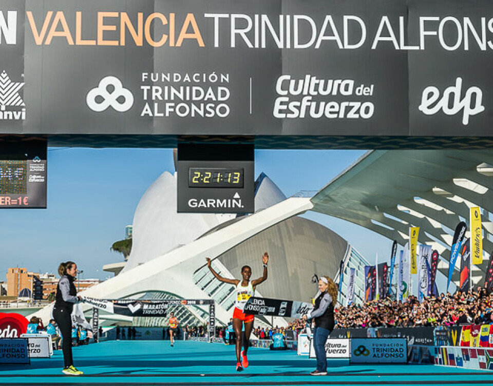 Løype- og deltakerrekorder i perfekt løpsvær i Valencia Marathon Damevinner_640.jpg