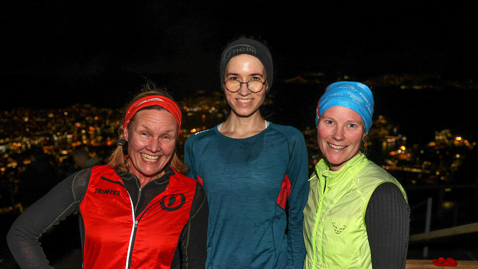 Caroline Christie, Lisbeth Malm og Katrine Villumsen var de tre raskeste kvinner opp til Fløyen. (Alle foto: Arne Dag Myking) Caroline Christie, Lisbeth Malm og Katrine Villumsen var de tre raskeste kvinner opp til Fløyen. (Alle foto: Arne Dag Myking)