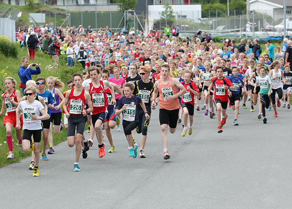 Annie Bersagel slo nesten alle gutta i Fornebuløpet 3km_Start_alle_A20G0810.jpg