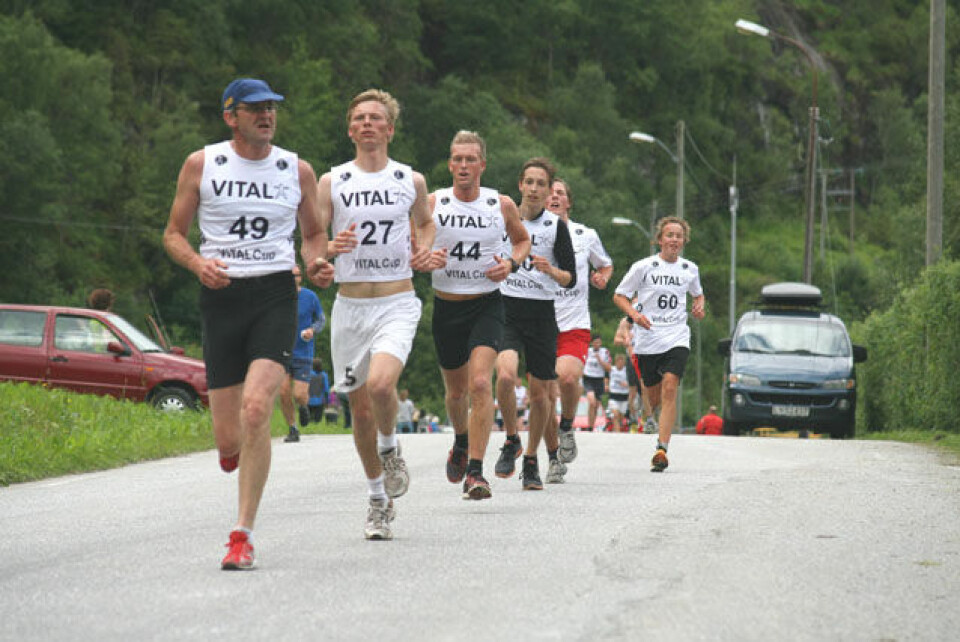 Marit Eide satte løyperekord Hellesyltloepet_2010_Kaarboe_mfl