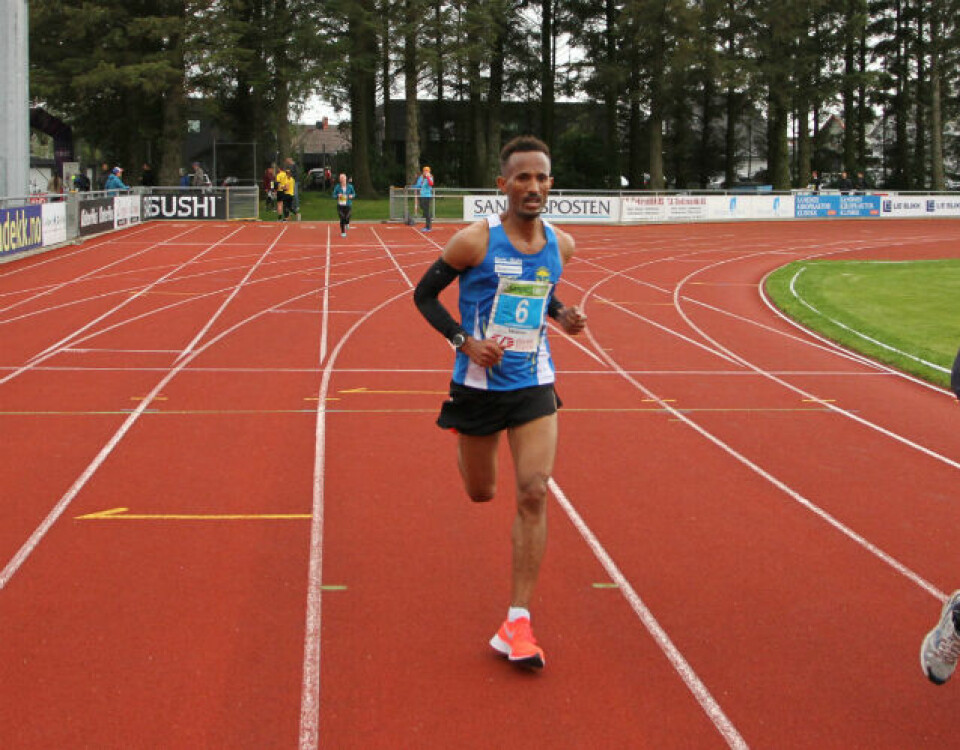 Ebrahim Abdulaziz og Hilde Aders seiret i NM halvmaraton i Sandnes vinner halvm_IMG_0424.jpg