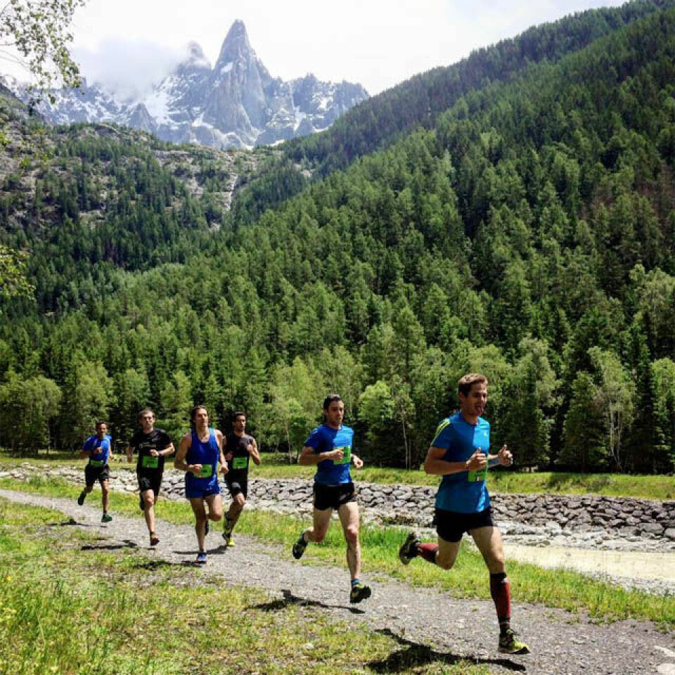 Dobbelt Tromsø i Cross-løypa i Mont Blanc Marathon 10km-felt.jpg