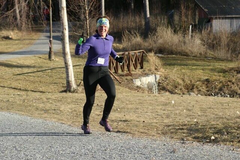 Bente Langøigjelten er tydelig fornøyd med å være i gang med Gå-Joggen i nabolaget. Bente Langøigjelten er tydelig fornøyd med å være i gang med Gå-Joggen i nabolaget.