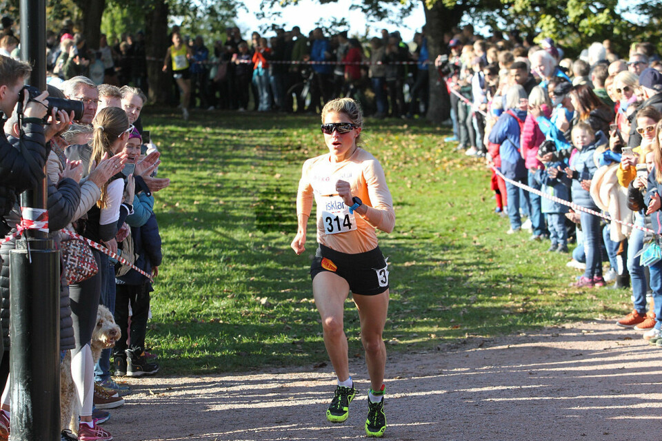 Kollen-stemning da Therese Johaug vant terreng-NM Therese_Johaug_alene_i_tet_1280_A20G5440.jpg