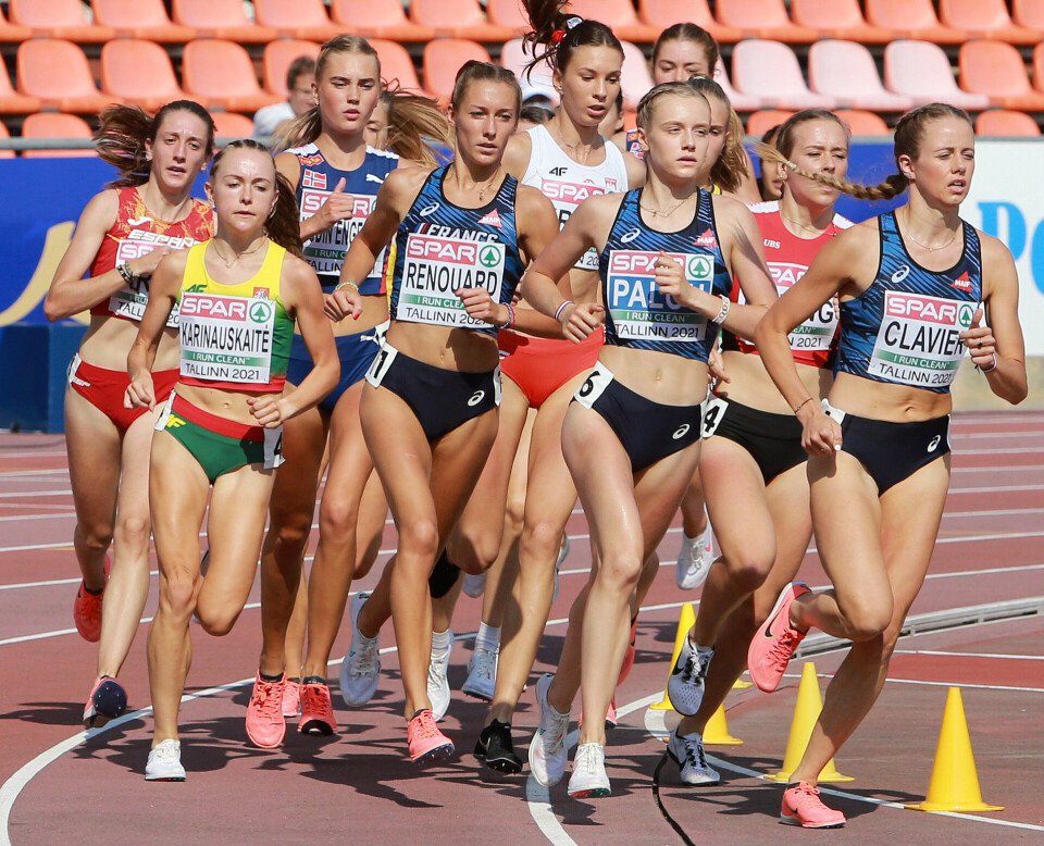 U23-EM: Sterk 4. plass til Engesæth Modin på 3000 meter hinder Feltet_tett_i_tett_etter_450m_AZ3T6901.jpg