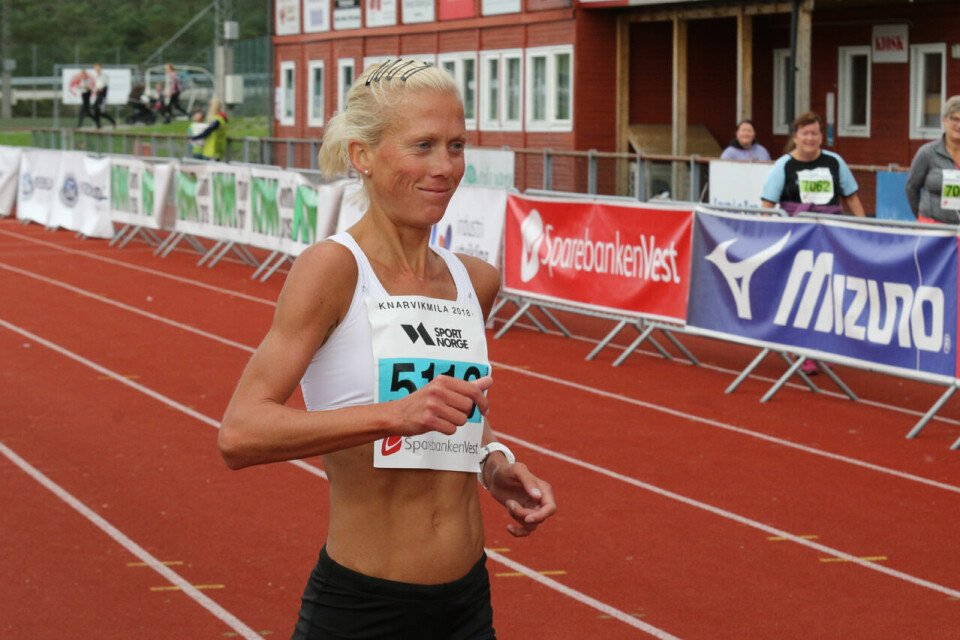 Marthe Katrine Myhre første kvinne over mål Marthe Katrine Myhre første kvinne over mål