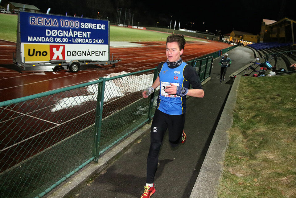 Simon Morales fra Varegg Fleridrett løper seg inn til en tredjeplass på 5 km. Simon Morales fra Varegg Fleridrett løper seg inn til en tredjeplass på 5 km.
