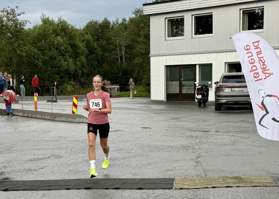 Rekordmange deltakere fullførte det siste sommerløpet i Ålesund 5km_Emma_Aarsaether