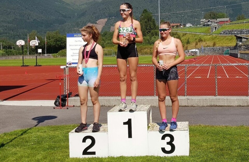 Vera Nystad og Helge Hafsås vant maraton i gloheite Hornindal Miniton_jenter