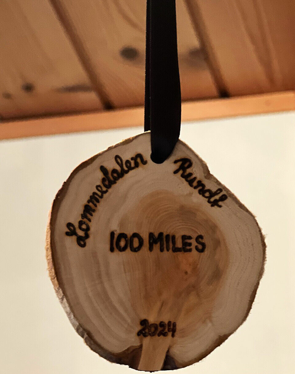 Rekordenes helg i Lommedalen Rundt 100miles-medalje.jpg