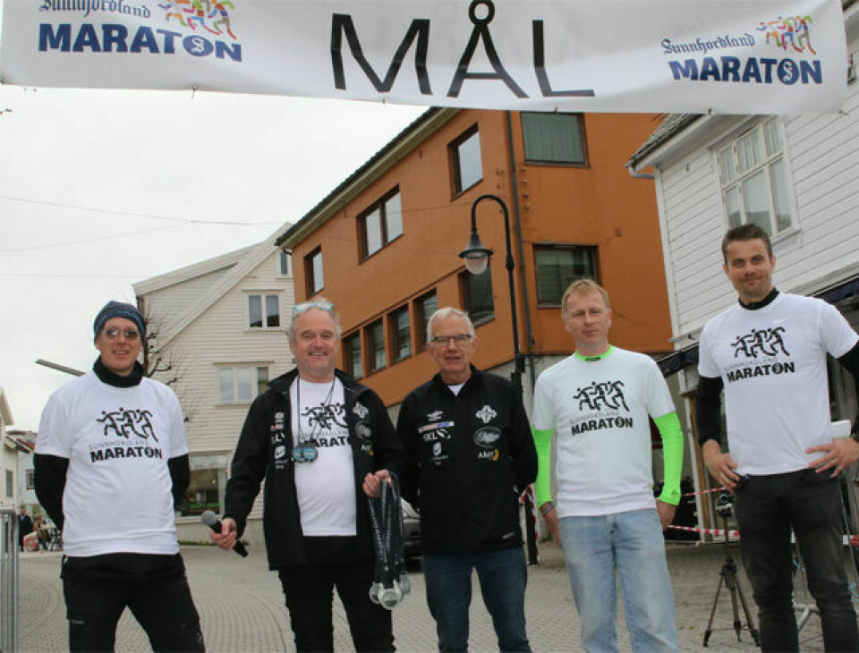 Klart for det 3. Sunnhordland Maraton lørdag 25. september Arrangørenstaben under den første utgave av Sunnhordland Maraton var strålende fornøyd. (f.v. Asle Skulstad, Runar Øvrebø, Reidar Nesse, Nils Hetleflåt og Mats Tonning.)