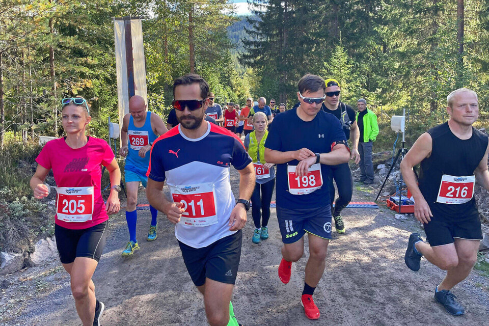 Det var nydelige forhold og god stemning gjennom Nordmarka på dagens Nordmarsktravern. Her fra Heltravern. (Foto: Nordmarkstravern) Det var nydelige forhold og god stemning gjennom Nordmarka på dagens Nordmarsktravern. Her fra Heltravern. (Foto: Nordmarkstravern)