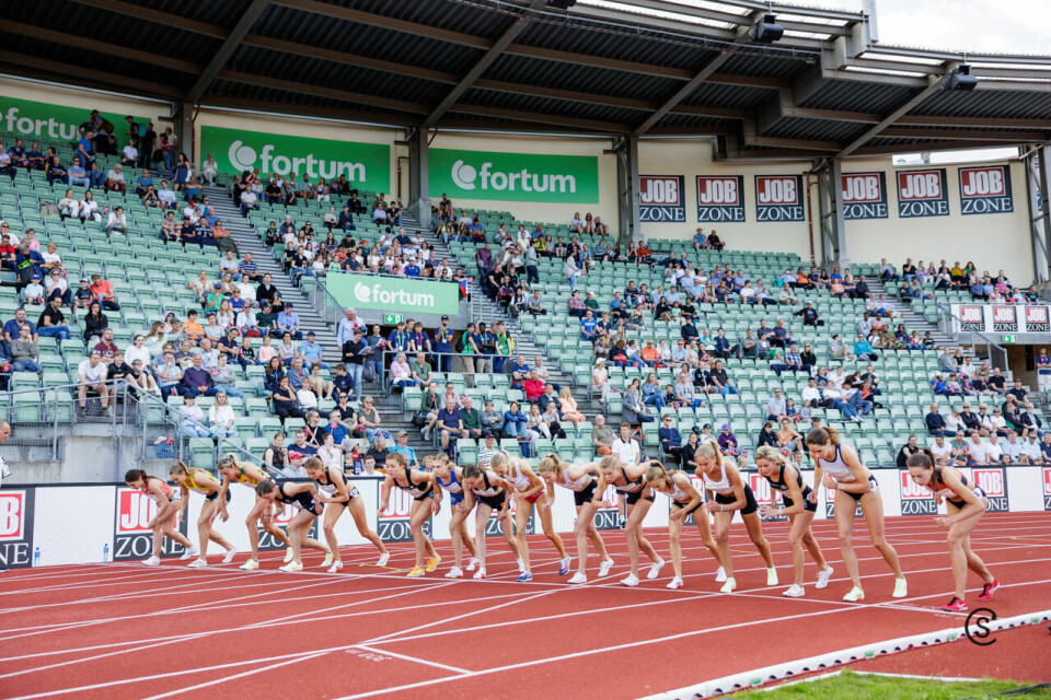 Ingeborg Østgård vant duellen med Amalie Sæten på 1500 meteren 1500m-Kvinner_1809_9242-Kondis.jpg